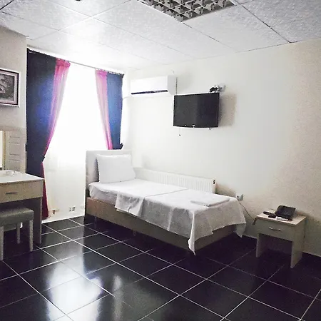 Saral Bed & Breakfast 3*